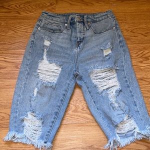 Wild fable frayed Bermuda short
